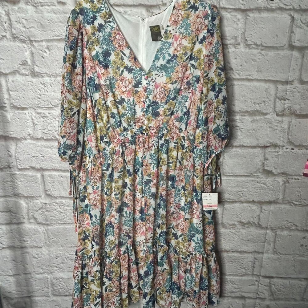 NWT‎ Taylor Woman V-neck Floral Dress Women's Plus Size 14W